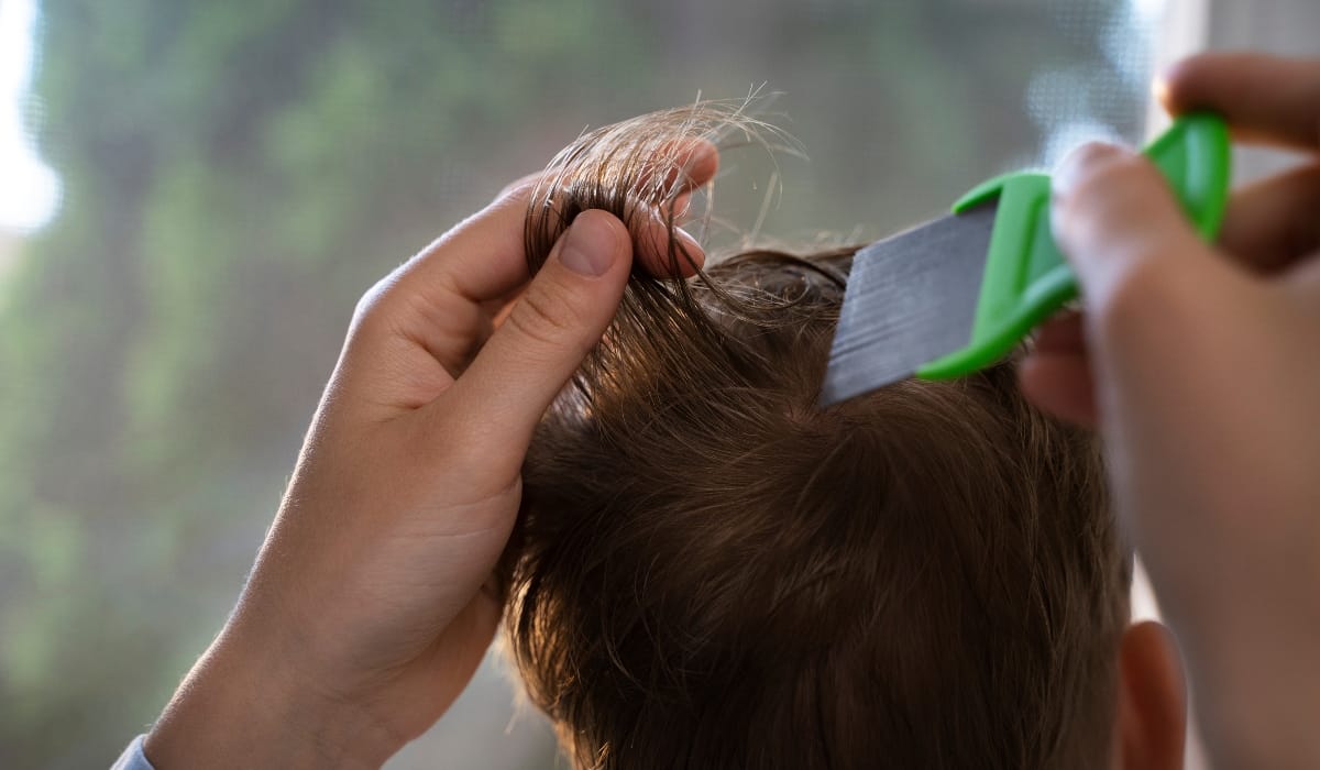 Head lice clinic treatment