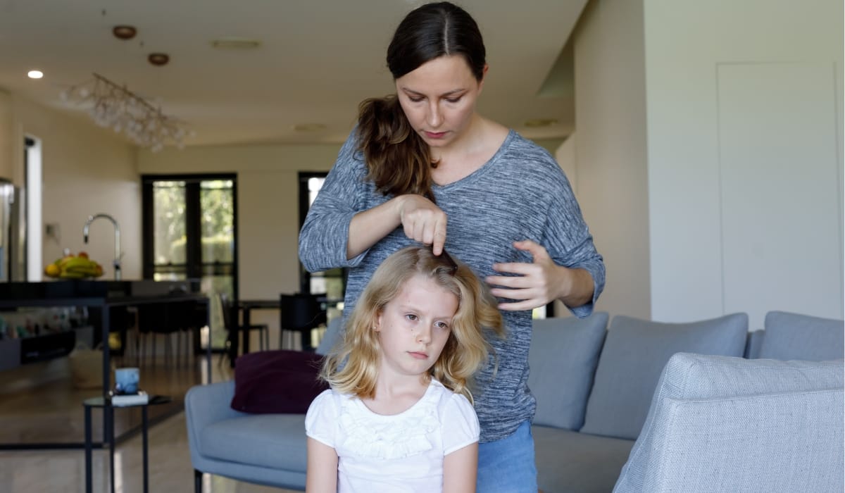 Lice inspection for children in a comfortable home setting